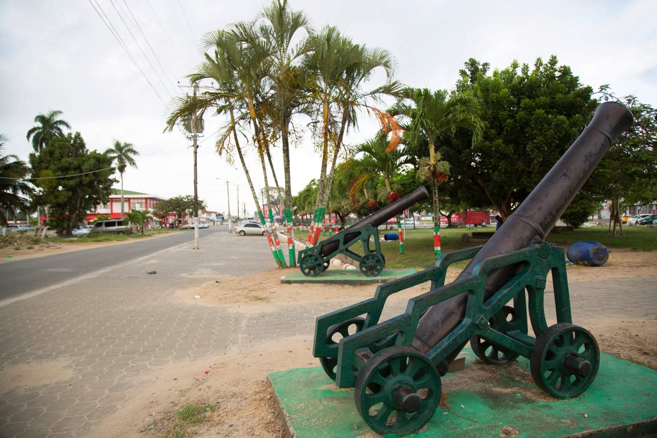 Fly en drive Ontdek zelf Suriname  Afbeelding